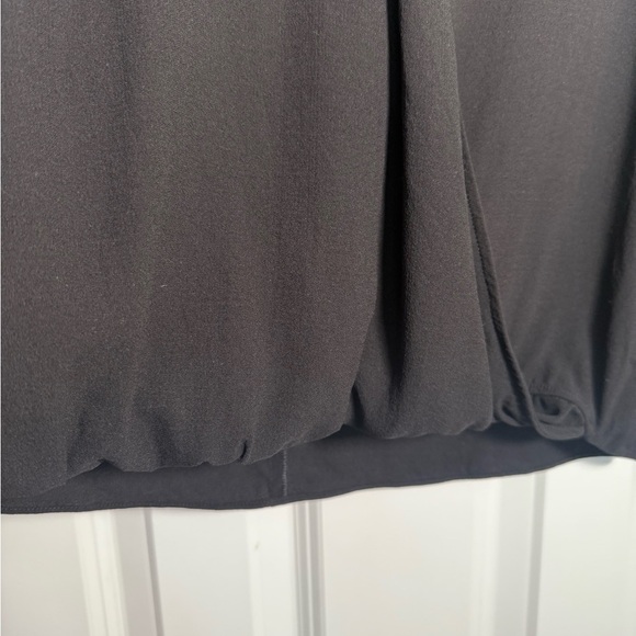 Eileen Fisher Black Long Sleeve Keyhole Blouse Elegant Top XS 100% Silk - Picture 7 of 7